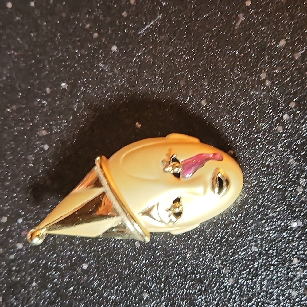Gold Lapel pin
